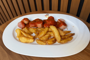 „Currywurst Berliner Art“ / 「ベルリン風カレーヴルスト」 / "Berlin Currywurst"