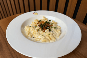 „Käsepätzle“ / 「チーズのシュペッツレ』 / “Cheese Spaetzle”